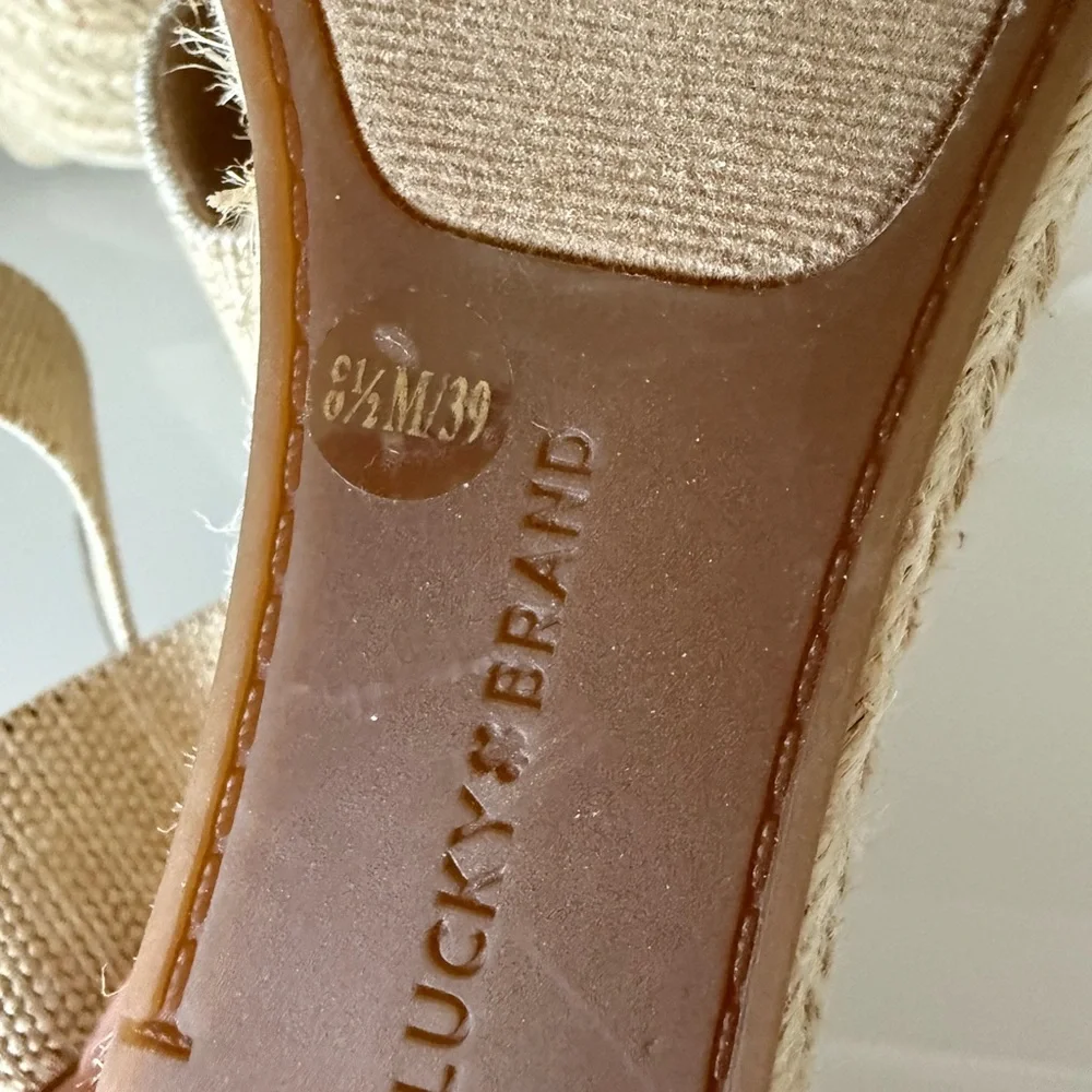 NEW - SIZE 8.5 - ANKLE STRAP WEDGE ESPADRILLE SANDAL WHEAT NEUTRAL LOW HEEL